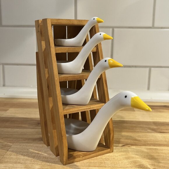 Goose Measuring Spoons Set of 4 Ceramic Geese on Wood Stand Vintage Avon - Picture 1 of 13